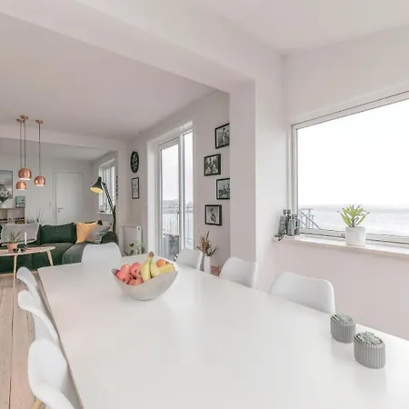 Three-bedroom Holiday In