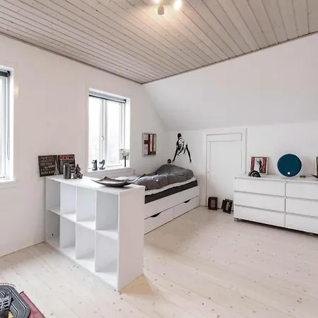 Three-bedroom Holiday In بيت للعطل